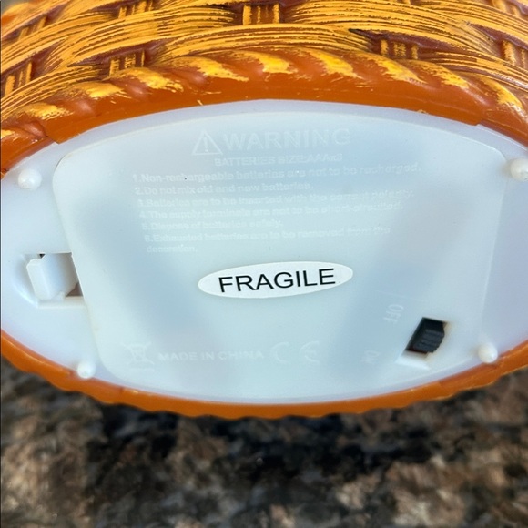 SUNFLOWER WELCOME ROASTER BASKET GLITTER LIGHT UP GLOBE - Picture 3 of 4